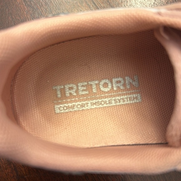 TRETORN Womens Suede Loyola Retro
Jogger Sneakers Pink Silver Sz 8.5 Preppy - Picture 9 of 15